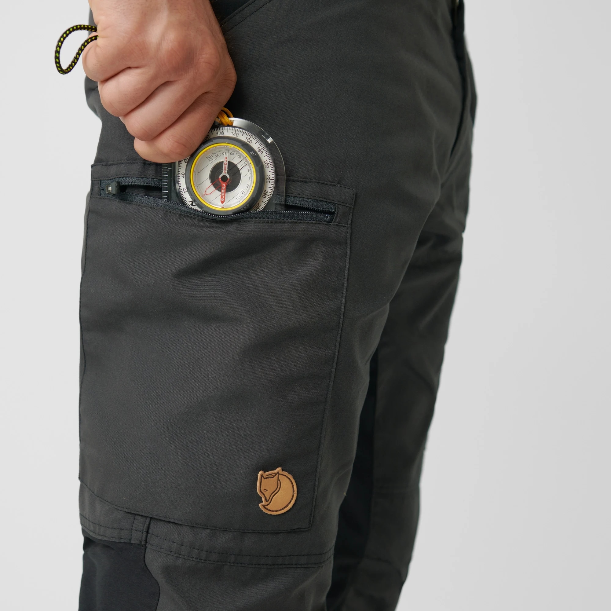 Fjällräven Kaipak Trousers M Regular Dark Grey-Black