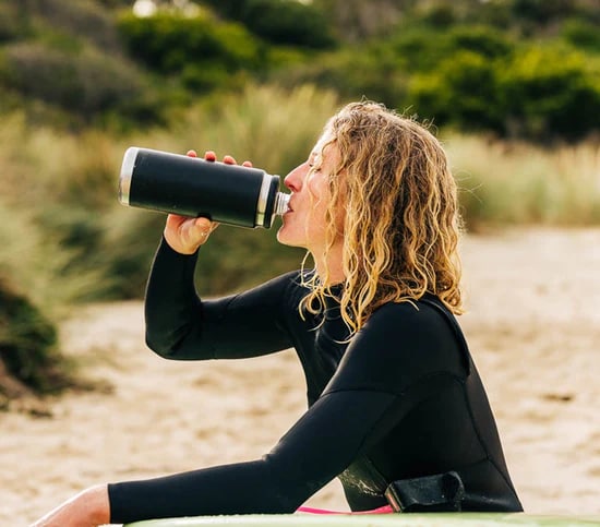 Yeti Rambler 26 oz (769 ml) Bottle Chug Navy