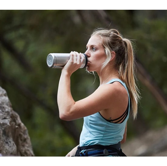 Yeti Rambler 18 oz (532 ml) Bottle Chug Navy